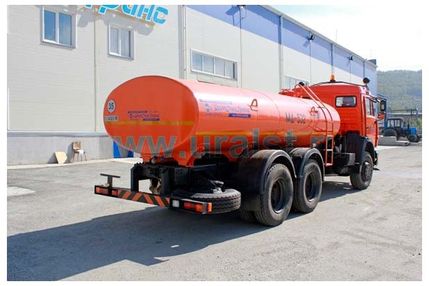 Машина коммунальная уборочная