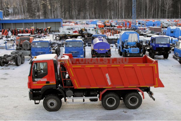 Самосвал IVECO-AMT 653900