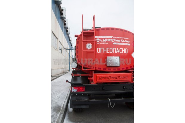 Лестница на площадку обслуживания цистерны