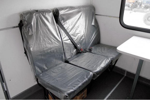 Пассажирские сиденья