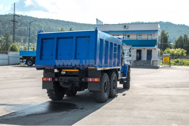 Самосвал Урал 55571 с задней разгрузкой, с задним бортом