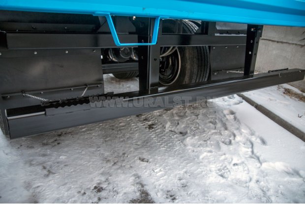 Задний противоподкатный брус