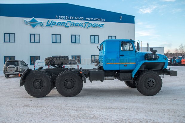 Оборудование кабины Урал спальным местом