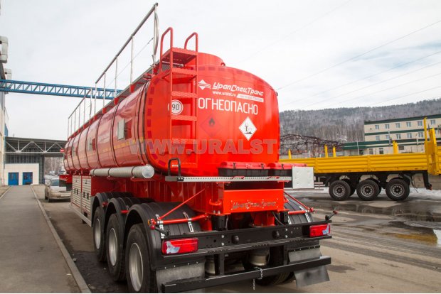 Лестница на площадку обслуживания