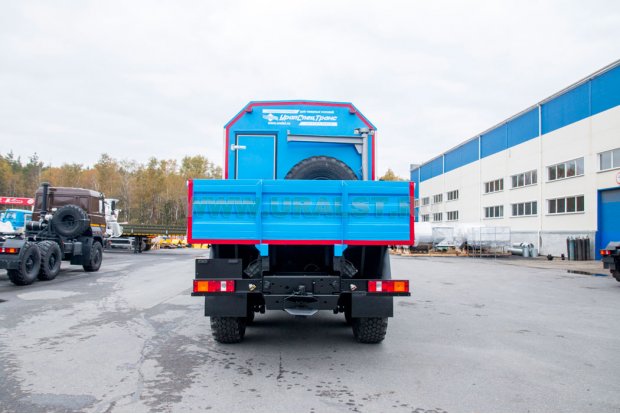 Грузопассажирский автомобиль Урал 4320