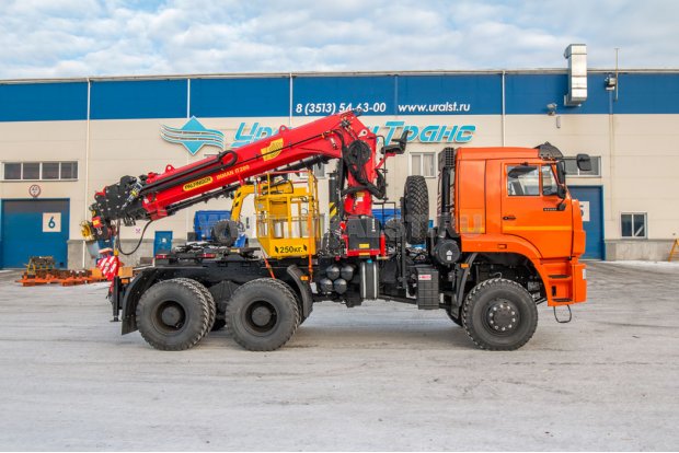 Седельный тягач с КМУ ИТ-200 (тросовый, люлька, бур) УСТ 5453 Камаз 65225