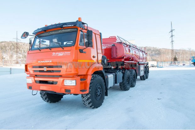 Полуприцеп цистерна нефтевоз ППЦН 20-21-2Н ПТ УСТ 9465 рамная, насос + Седельный тягач Камаз 43118-23027-50 сп.м 