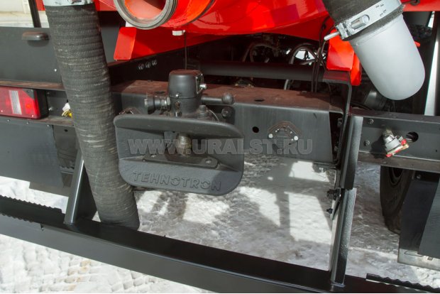 Заднее сцепное устройство