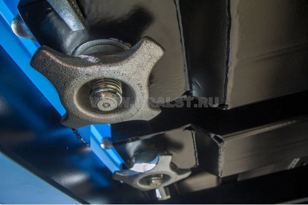 Фитинги для фиксации перевозимых контейнеров