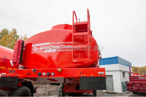 Лестница на площадку обслуживания цистерны