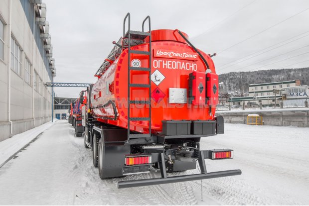 Лестница на площадку обслуживания цистерны