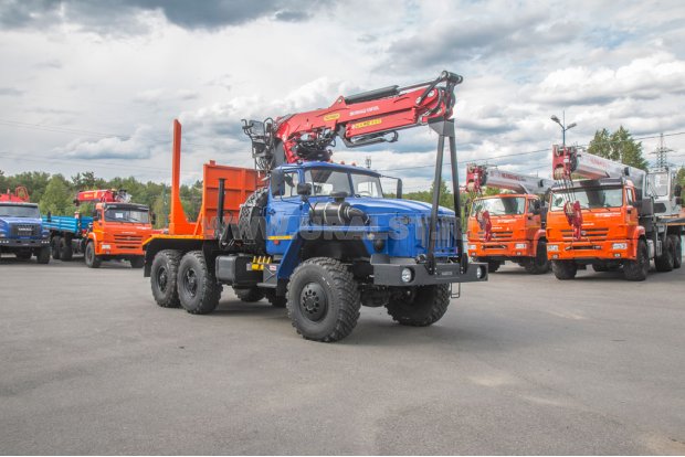 Лесовоз с манипулятором VM10L74 УСТ 54538D Урал 5557-60Е5