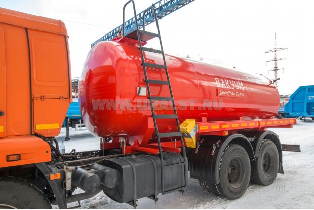 Лестница на площадку обслуживания цистерны