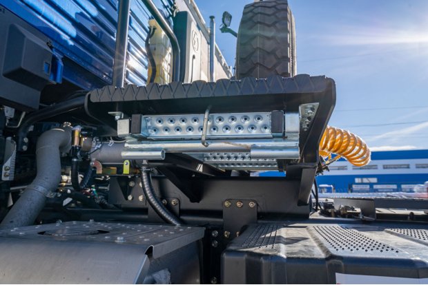 Выдвижная лестница в транспортном положении