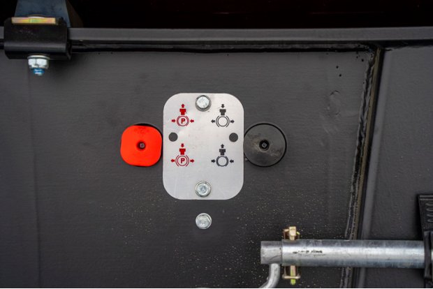 Управление стояночным тормозом полуприцепа