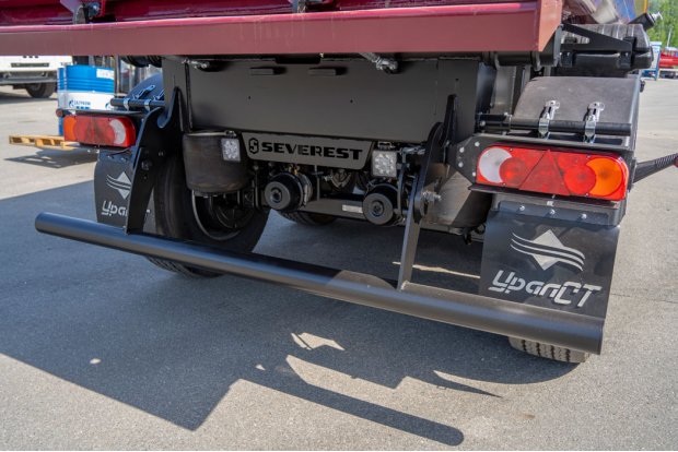 Складное заднее защитное устройство