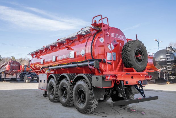 Полуприцеп цистерна для ГСМ ((бензовозы) безрамные для вездеходов) ППЦ 26К-32-3НУ УСТ 9465 безрамная, пневмоподвеска ССУ 1500