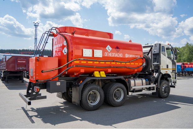 Автотопливозаправщик АТЗ 17-2Б УВТ-40 УСТ 5453 FAW 3250