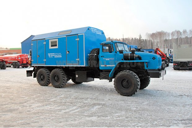 Маслостанция УСТ-5453 с КМУ Fassi F80 на шасси Урал 4320-60М