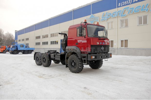 Тягач Урал 44202-3511-82МА11 ЛВЖ