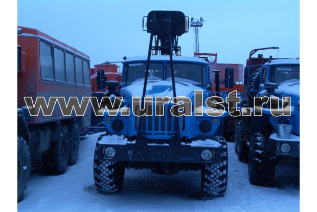 тягач с манипулятором