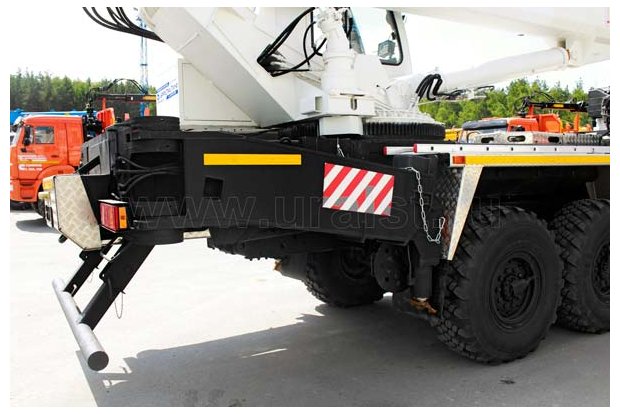 Задние выносные опоры автокрана КС-55733-24