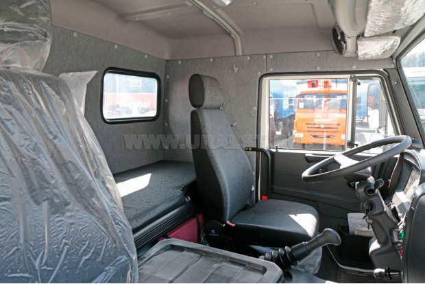 Спальное место в кабине водителя