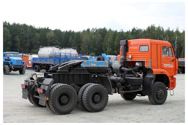 Тягач Камаз 65225