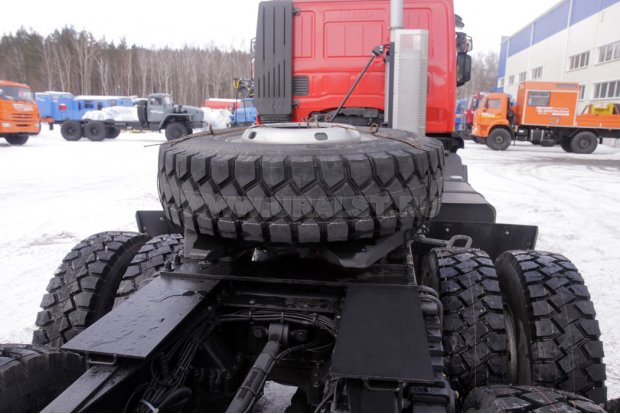 Седельный тягач