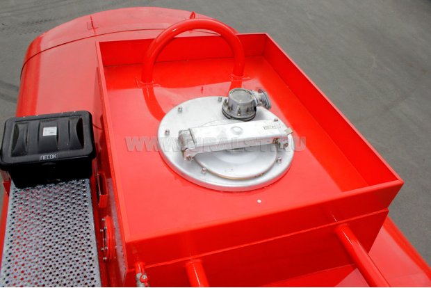 Люк заливной горловины цистерны