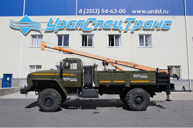 Бурильно-крановая машина БКМ-515А на шасси Урал 43206-41