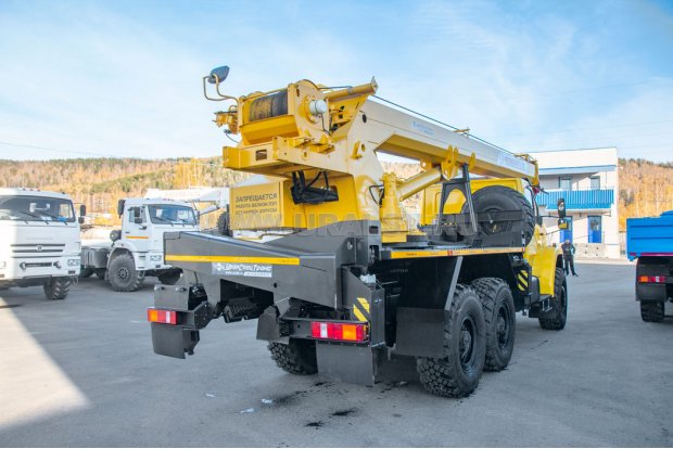 Автокран Челябинец КС 45734 на базе шасси Урал NEXT 5557-74