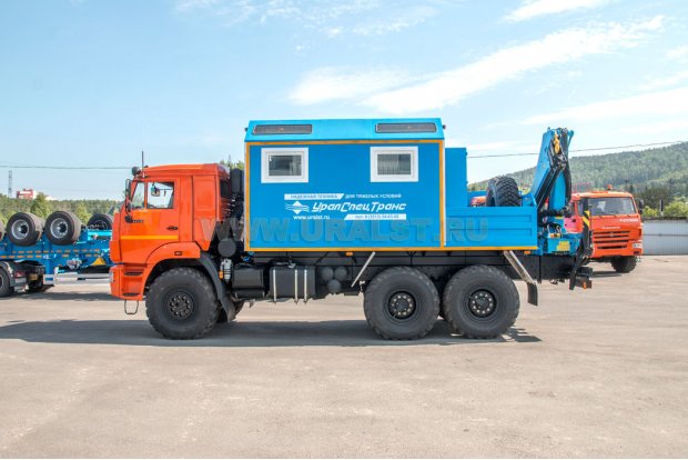 ПАРМ Камаз 43118-46 с грузовой платформой и краном манипулятором ИМ-95