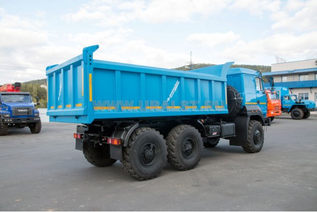 Самосвал Урал 5557-82Е5 с задней разгрузкой, с задним бортом