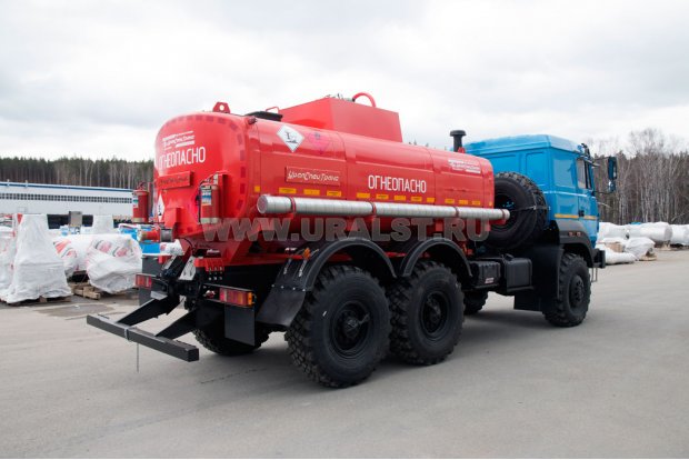 Автоцистерна АЦ-10 УСТ-5453