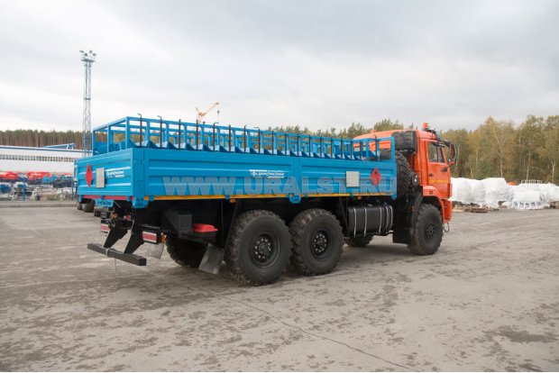 Бортовой автомобиль Камаз 43118-50 баллоновоз