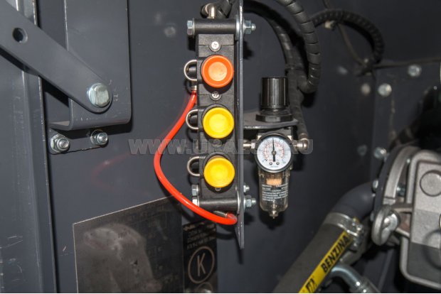 Пневмоуправление донными клапаном