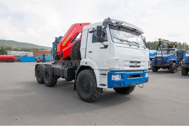 Седельный тягач с КМУ ИМ-320 УСТ 5453 Камаз 43118 сп.м.