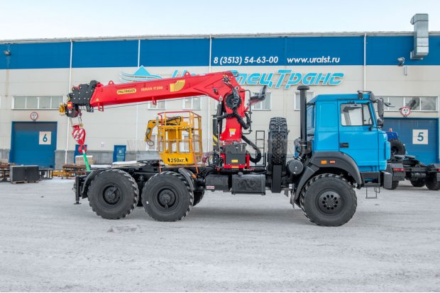 Седельный тягач с КМУ ИТ-200 (тросовый, люлька) УСТ5453PN Урал 5557-80Е5