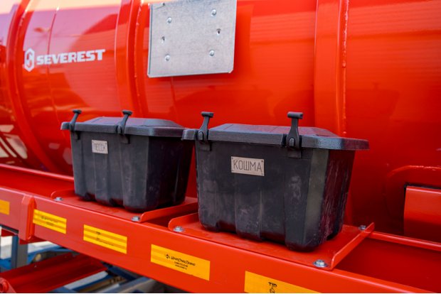 Ящики для песка и кошмы