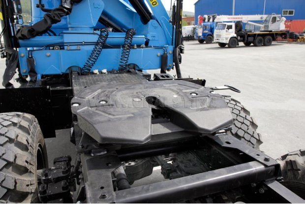 Седельно-сцепное устройство