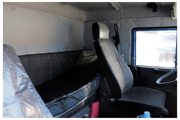 Кабина водителя седельного тягача Камаз 65225-6114-43