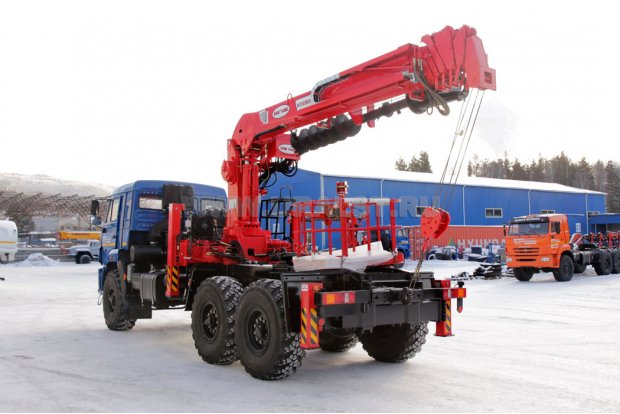 Тягач Камаз с КМУ SamYang HTS 2076