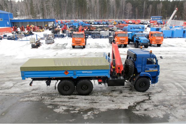 Бортовой автомобиль для перевозки опасных грузов на шасси Камаз 43118-46 с КМУ Palfinger PK-23500