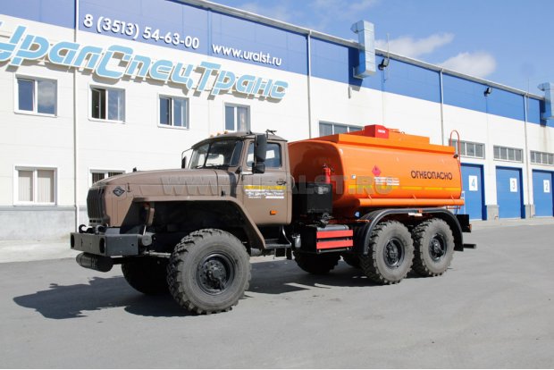Автотопливозаправщик АТЗ Урал