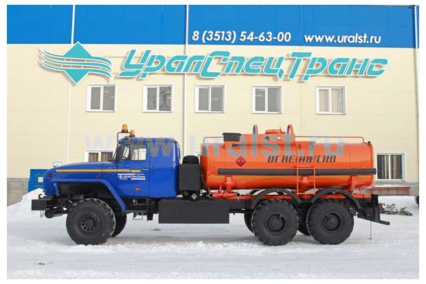 АТЗ-10 Урал со спальным местом