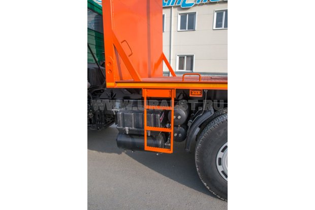 Лестница для подъема на лесовозную платформу