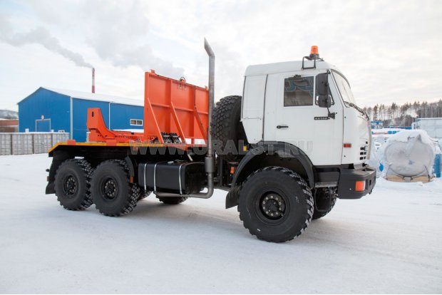 Трубоплетевозный тягач Камаз