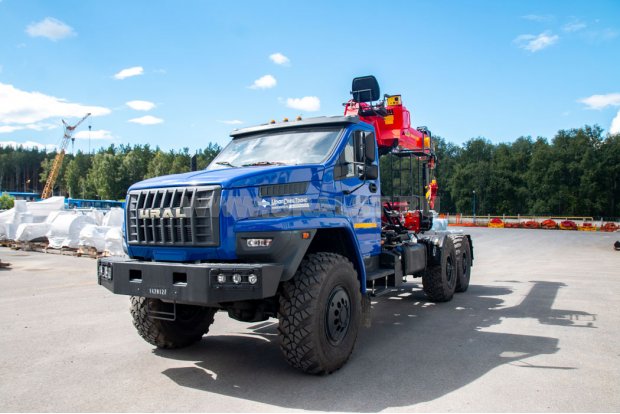 Тягач Урал NEXT с КМУ ИТ-150 