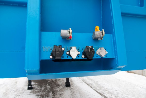 Разъемы пневматической системы и электрической сети